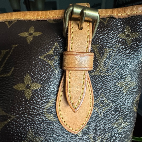 Louis Vuitton Monogram Bucket Bag - Picture 9 of 13
